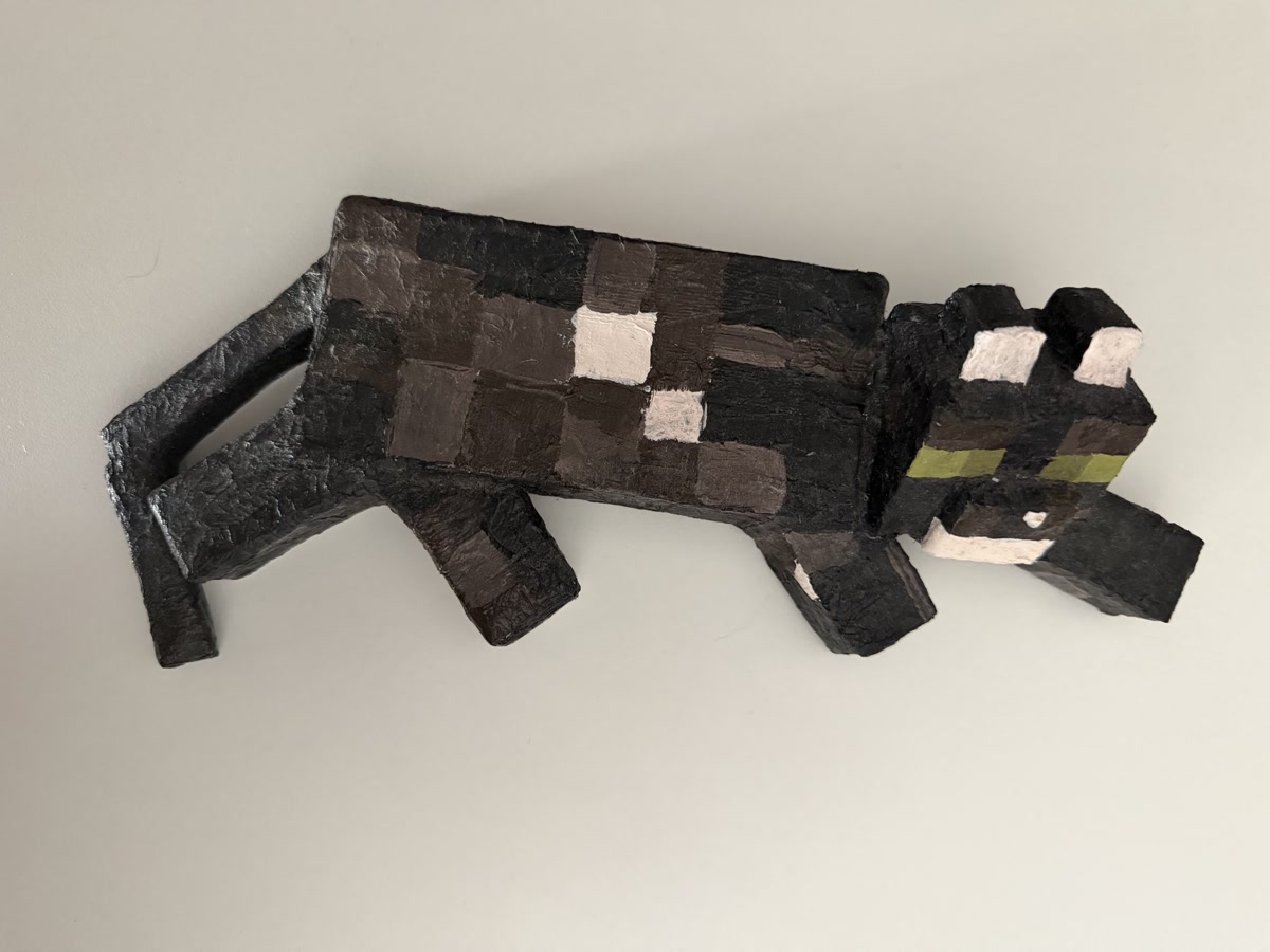 Modèle en carton de Peanuts, inspiré de Minecraft